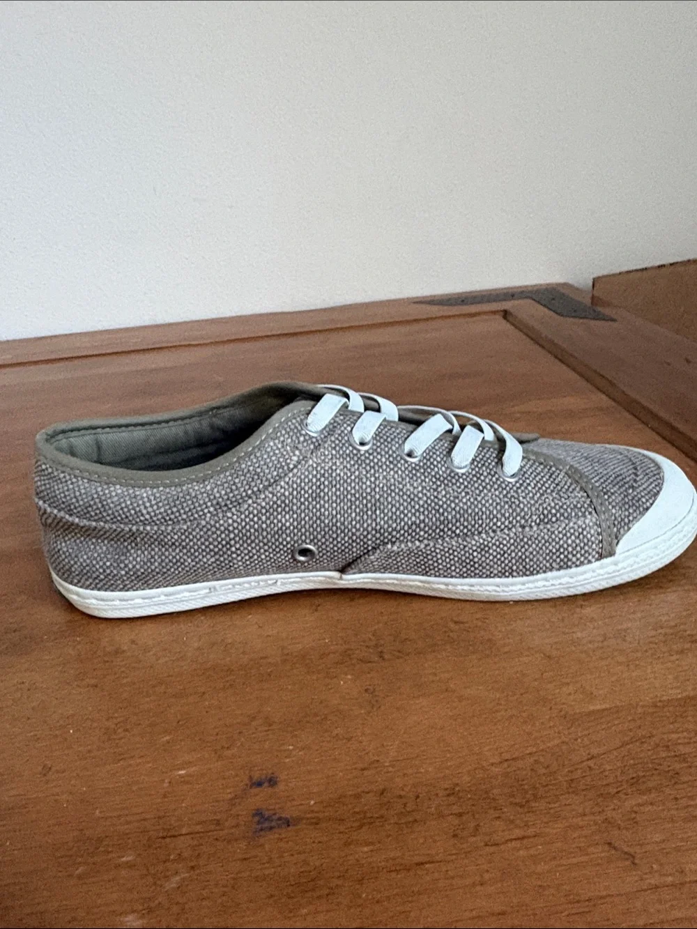 Simple Tan Cork-Textured Insole Casual Slip On Sneakers Size 8